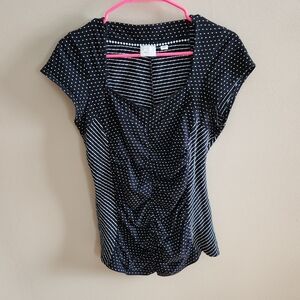 Anthropologie fitted black tee sz M